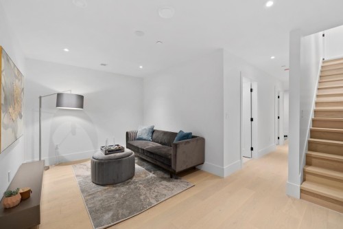 2505 37Th Avenue W, Vancouver, BC 