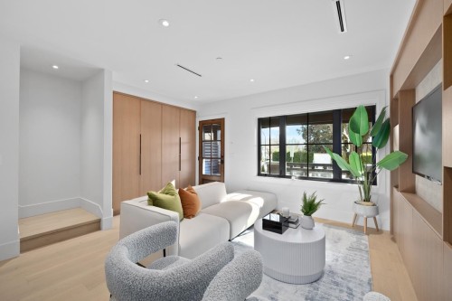 2505 37Th Avenue W, Vancouver, BC 