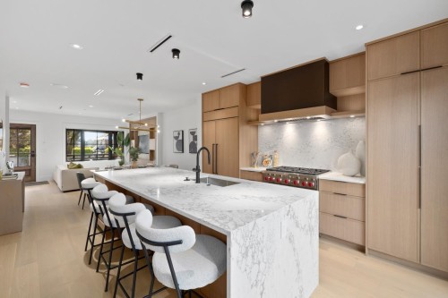 2505 37Th Avenue W, Vancouver, BC 