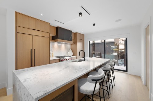 2505 37Th Avenue W, Vancouver, BC 