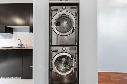 975 Beatty Street, Vancouver, BC 