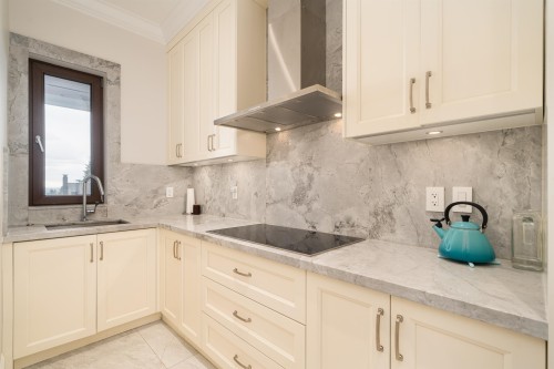 1410 Mathers Avenue, West Vancouver, BC 