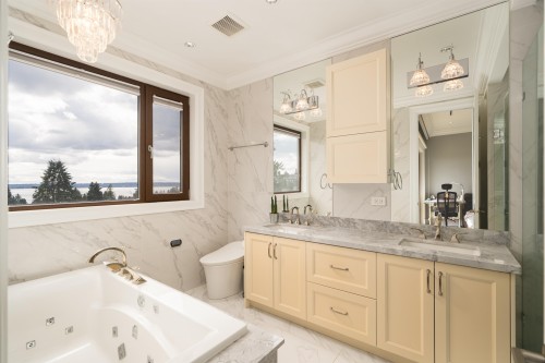 1410 Mathers Avenue, West Vancouver, BC 