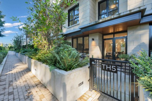 Th-5-5410 Shortcut Road, Vancouver, BC 