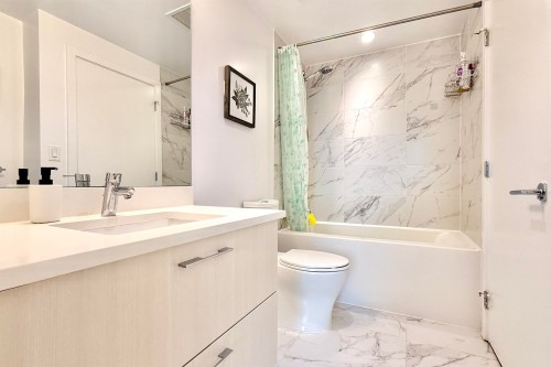 702-518 Whiting Way, Coquitlam, BC 