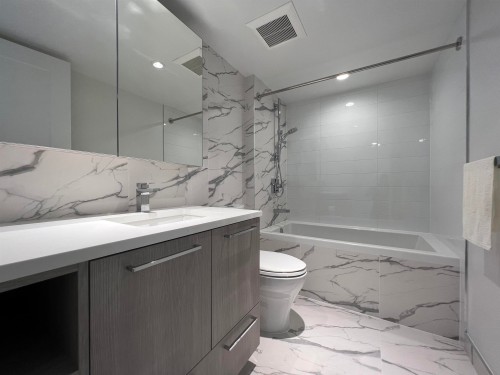 Th9-3200 Corvette Way, Richmond, BC 