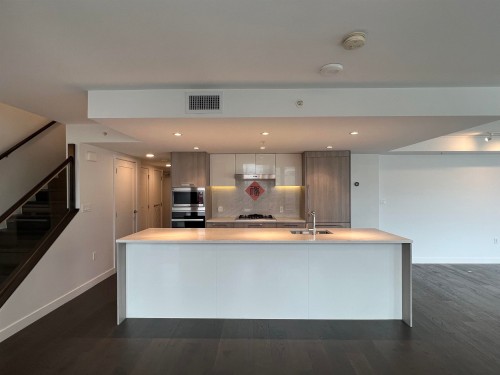 Th9-3200 Corvette Way, Richmond, BC 