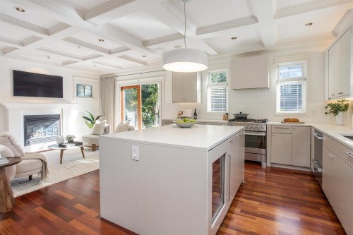 3242 3Rd Avenue W, Vancouver, BC 