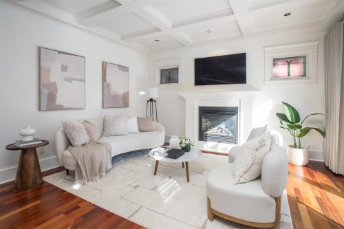 3242 3Rd Avenue W, Vancouver, BC 