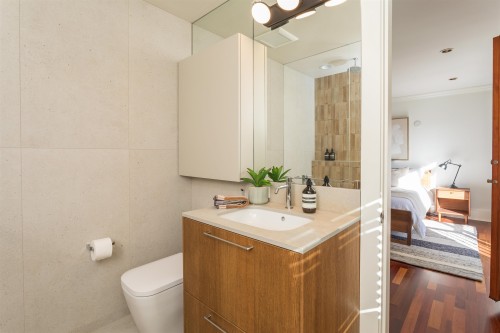 3242 3Rd Avenue W, Vancouver, BC 