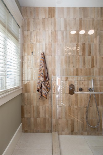 3242 3Rd Avenue W, Vancouver, BC 