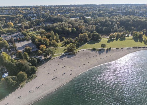 3242 3Rd Avenue W, Vancouver, BC 