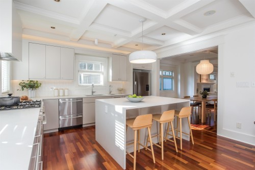 3242 3Rd Avenue W, Vancouver, BC 