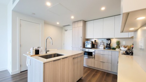 901-901 Lougheed Highway, Coquitlam, BC 