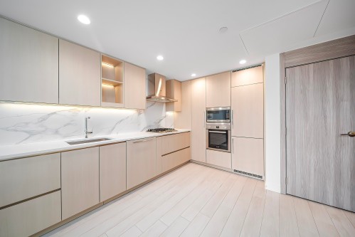 810-4880 Lougheed Highway, Burnaby, BC 