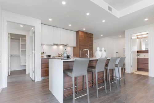 1703-585 Austin Avenue  Coquitlam, BC V3K 0G6