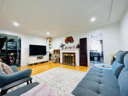 1038 Seventh Avenue, New Westminster, BC 