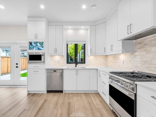 2-4257 Knight Street, Vancouver, BC 