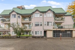 304-918 Roderick Avenue  Coquitlam, BC V3K 1R1