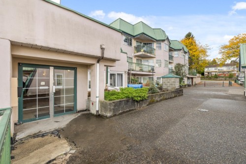 304-918 Roderick Avenue, Coquitlam, BC 