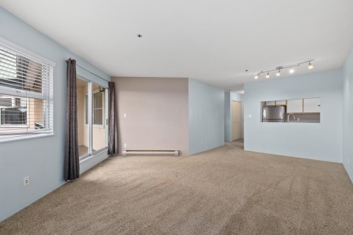 304-918 Roderick Avenue, Coquitlam, BC 