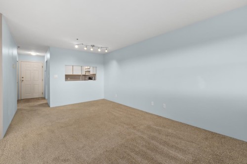 304-918 Roderick Avenue, Coquitlam, BC 