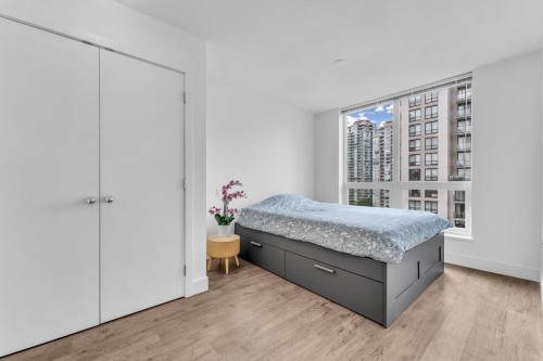 1208-3007 Glen Drive, Coquitlam, BC 