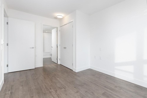 1208-3007 Glen Drive, Coquitlam, BC 