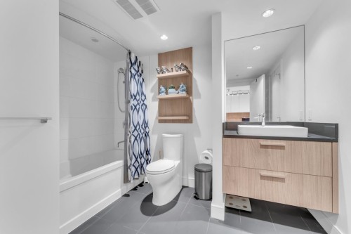 1208-3007 Glen Drive, Coquitlam, BC 