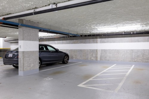 1208-3007 Glen Drive, Coquitlam, BC 