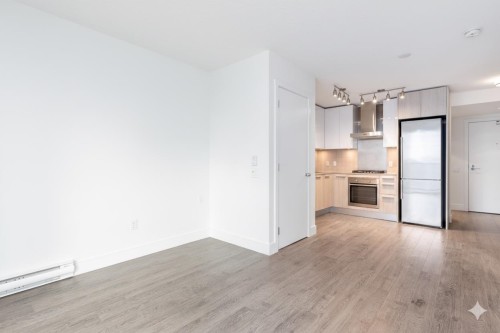 1208-3007 Glen Drive, Coquitlam, BC 