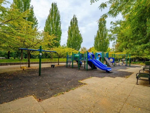 2409-3663 Crowley Drive, Vancouver, BC 