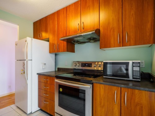 2409-3663 Crowley Drive, Vancouver, BC 