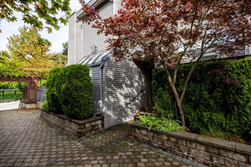 3132 Lonsdale Avenue, North Vancouver, BC 