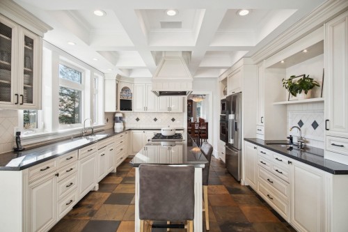 4668 Headland Drive, West Vancouver, BC 