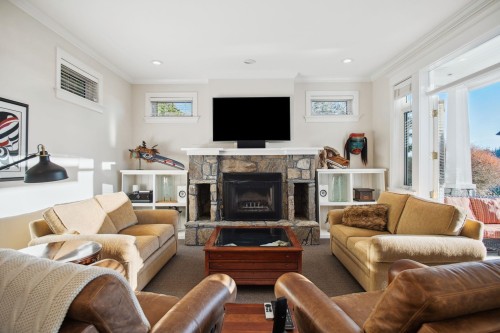 4668 Headland Drive, West Vancouver, BC 