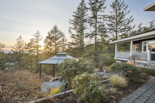 4668 Headland Drive, West Vancouver, BC 