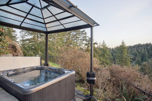 4668 Headland Drive, West Vancouver, BC 