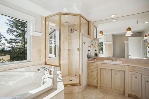 4668 Headland Drive, West Vancouver, BC 