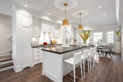 201-1785 16th Avenue W Vancouver, BC V6J 2L9