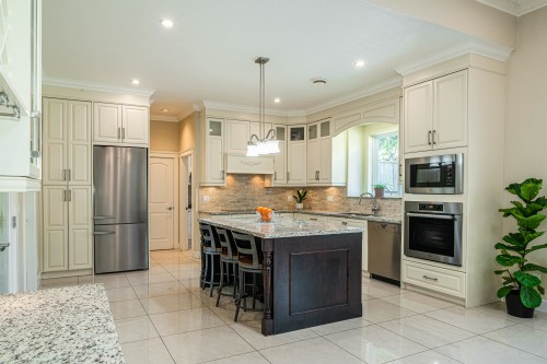 5511 Mckee Street, Burnaby, BC 