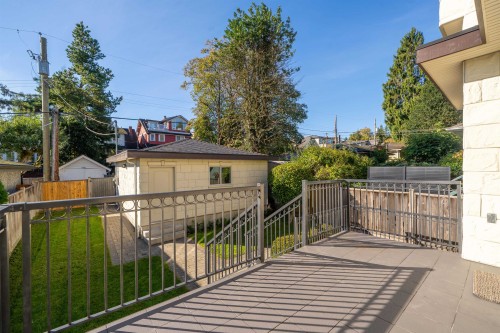 3716 17Th Avenue W, Vancouver, BC 