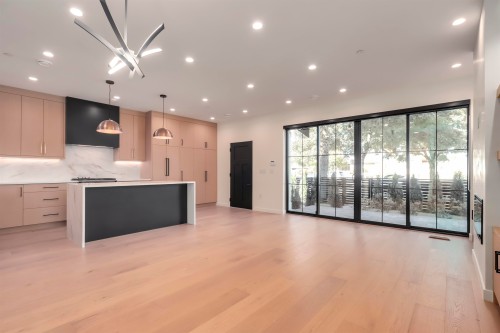 2698 5Th Avenue E, Vancouver, BC 