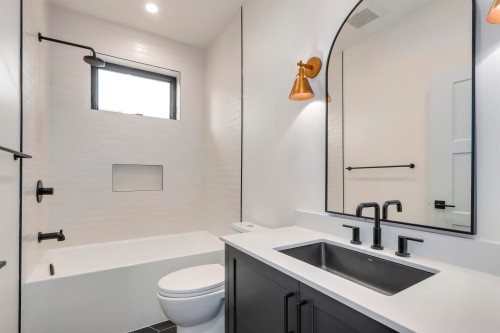 2698 5Th Avenue E, Vancouver, BC 