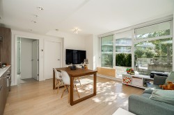 301-4638 Gladstone Street  Vancouver, BC V5N 0G5