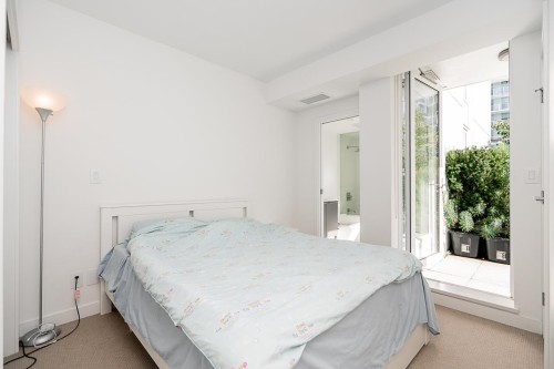 301-4638 Gladstone Street, Vancouver, BC 