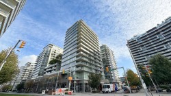 1210-1708 Columbia Street  Vancouver, BC V5Y 0H7