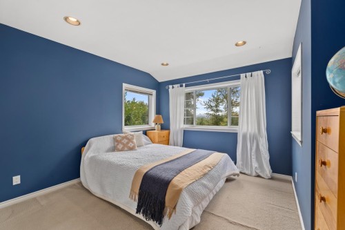 723 4Th Street E, North Vancouver, BC 