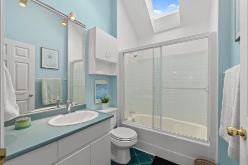 723 4Th Street E, North Vancouver, BC 