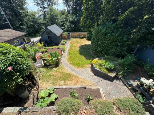 723 4Th Street E, North Vancouver, BC 